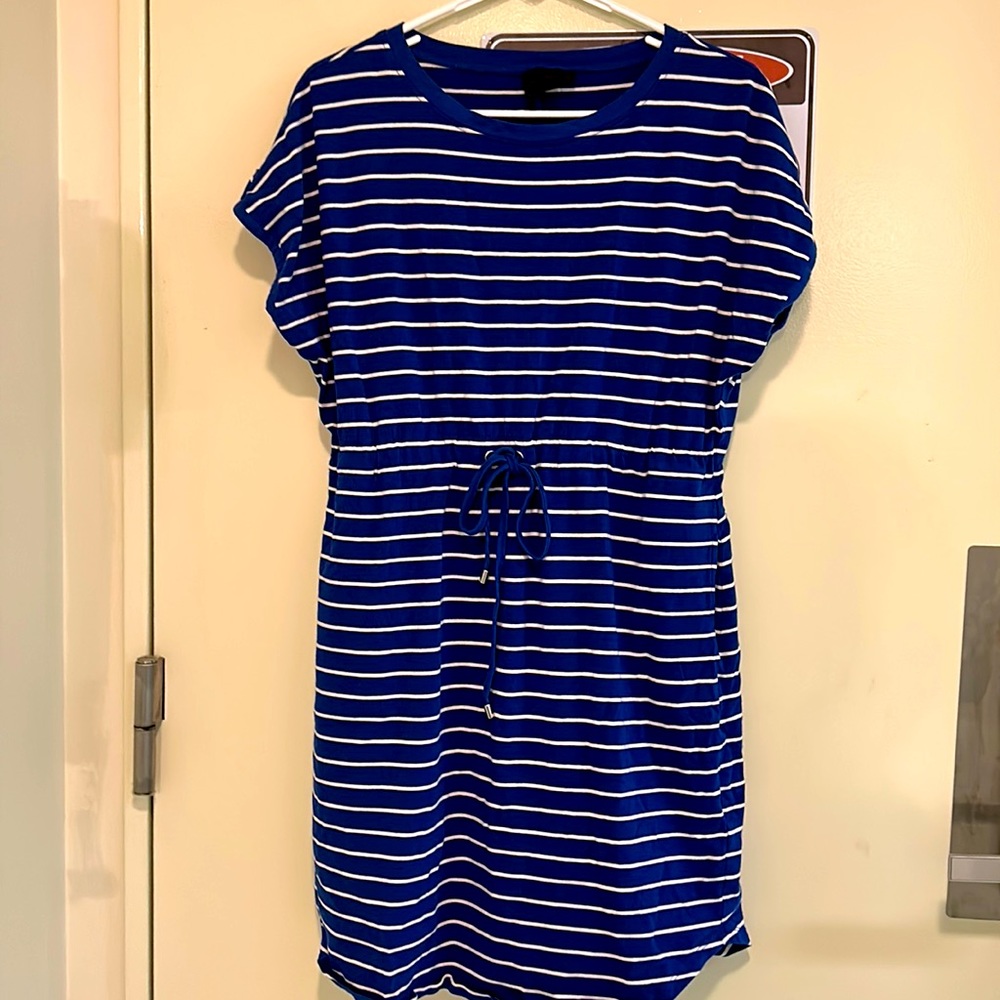 Size Large women’s Rafeaella dress with pockets